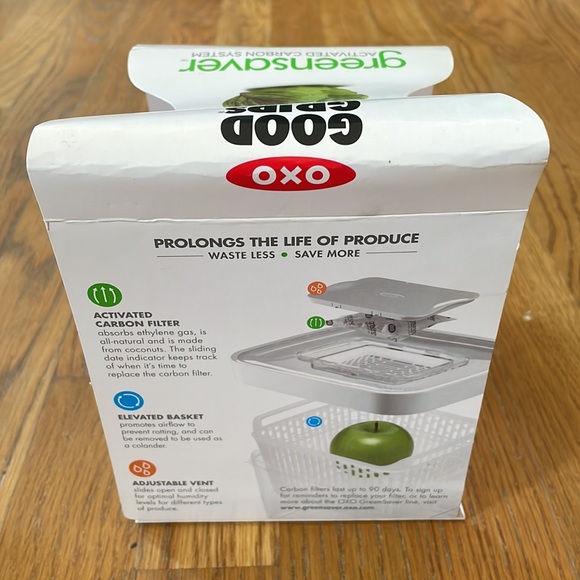 OXO Good Grips Produce Keeper 4.3 QT/ 4 L - Picture 8 of 8